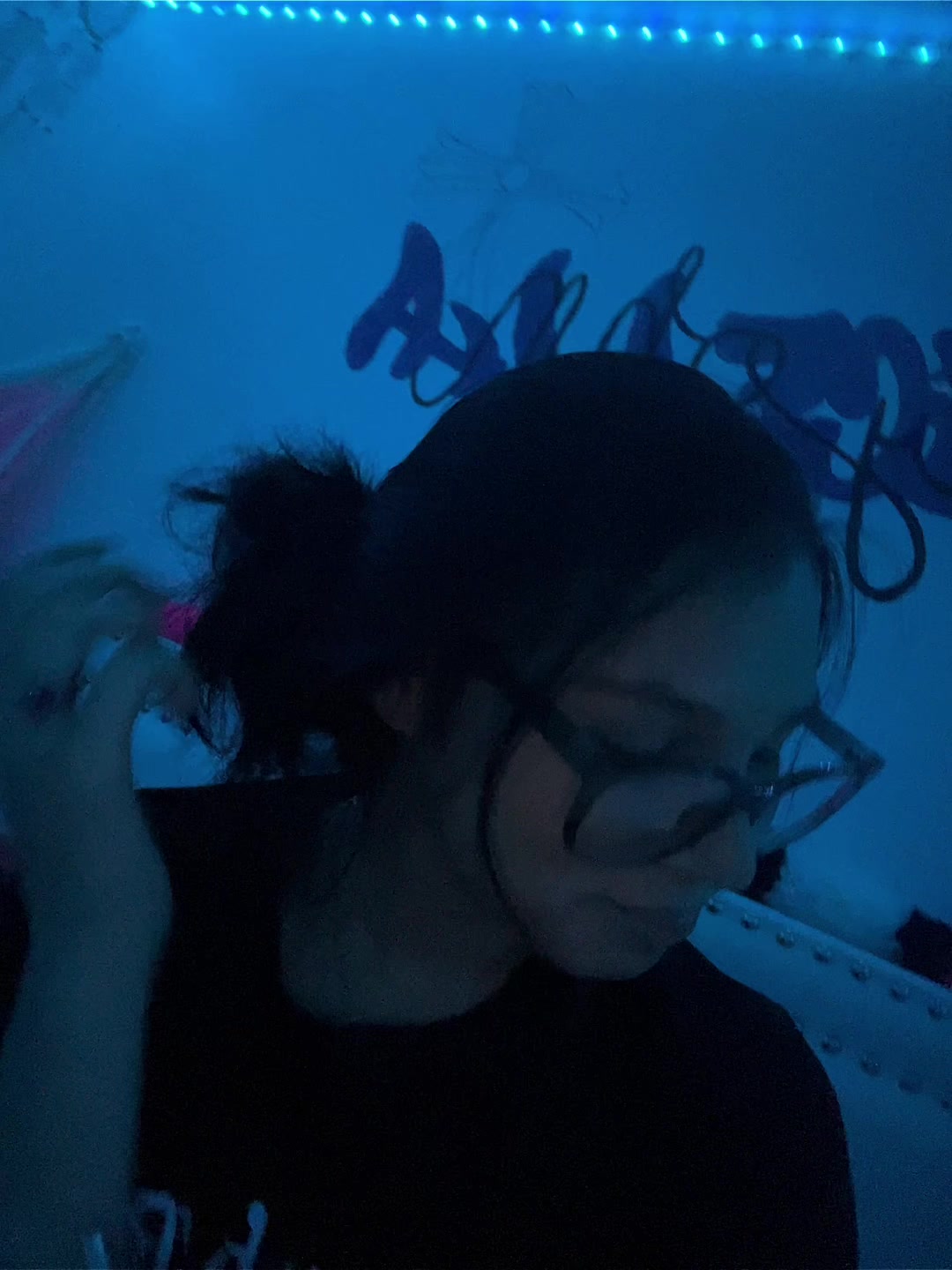 @𝝑𝝔.