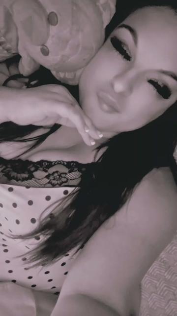 @🎀curvybratbabe71