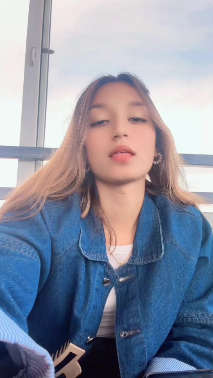 @🥂