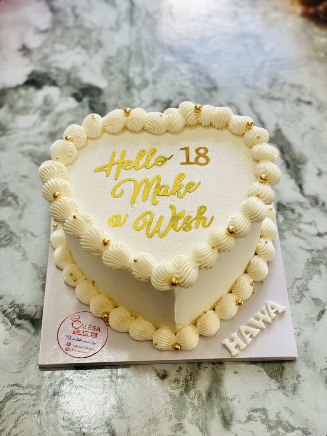 @calesacakes