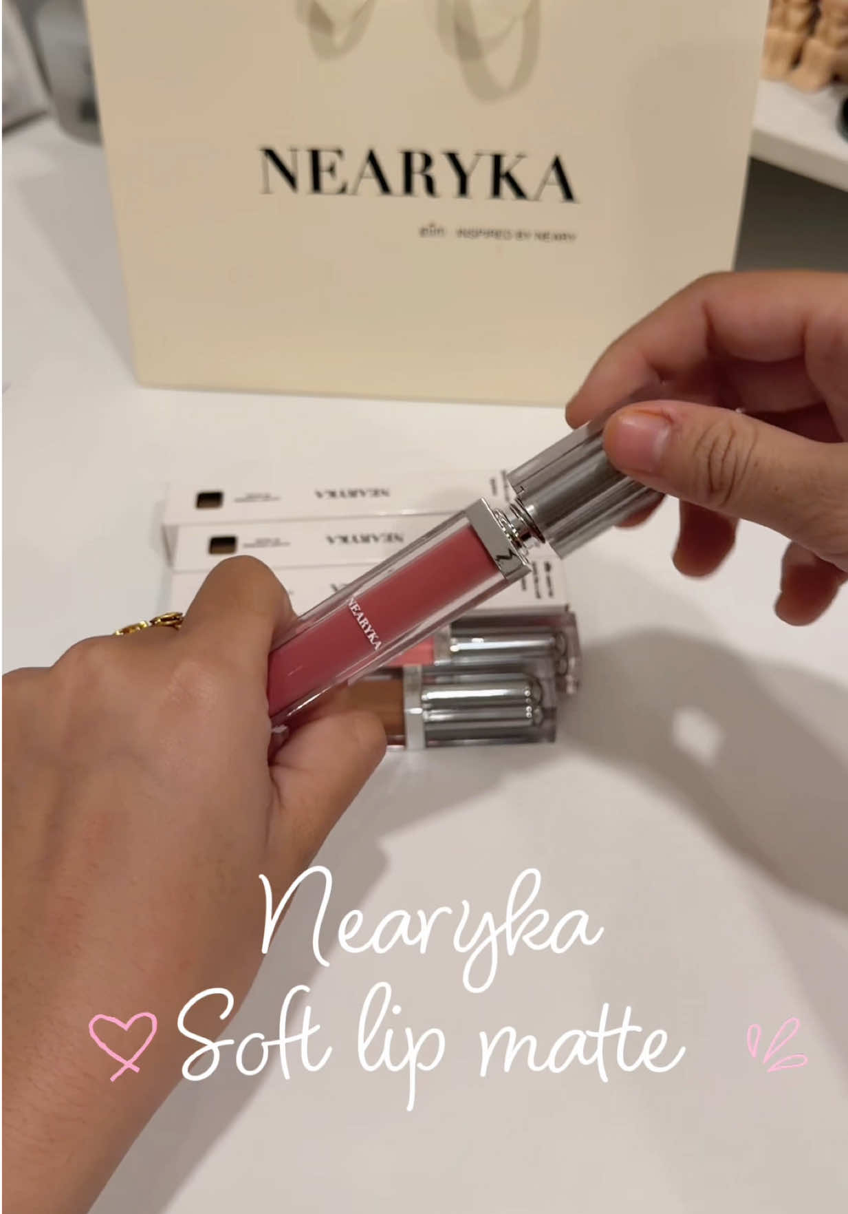 @Nearyka - នារីកា