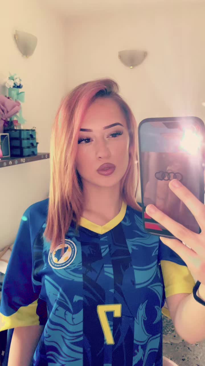 @🛩️