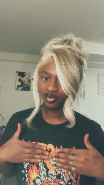 @Darkskinkenn