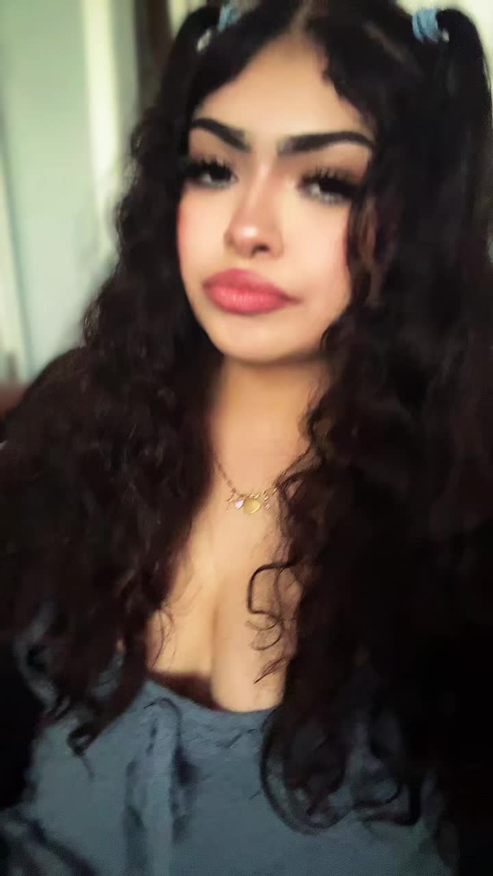 @𝐋𝐈𝐙𝐙𝐘. ꨄ