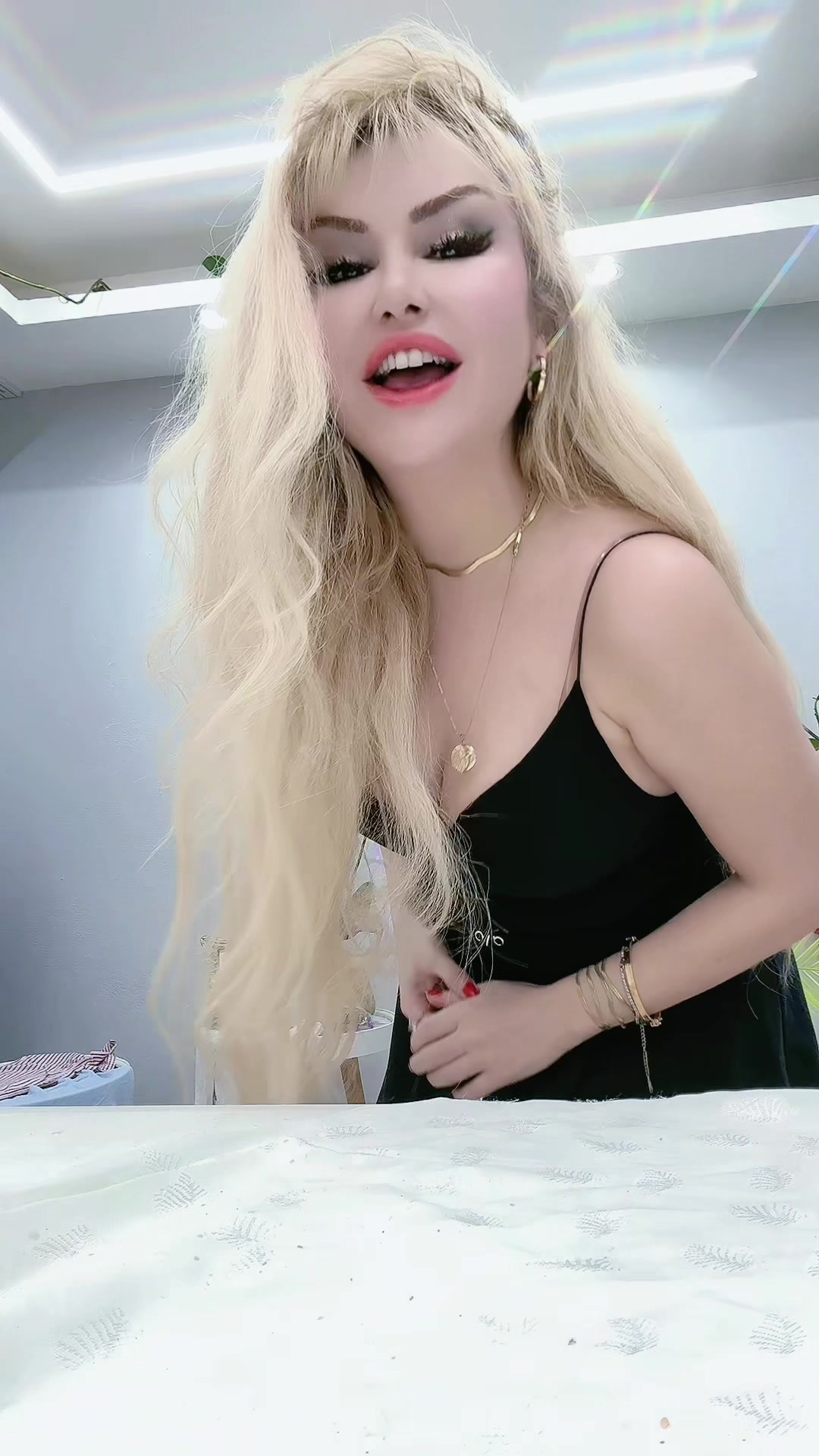 @Ayşeg&uuml;l