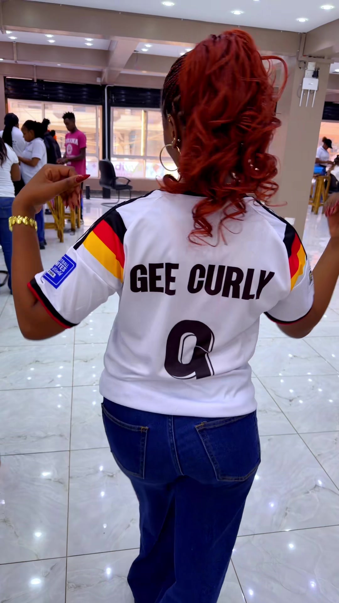 @GEECURLY SALON