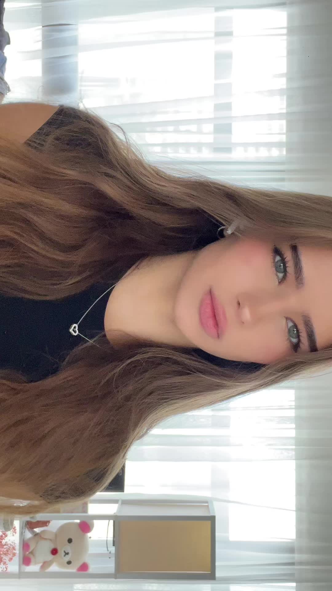 @lizka