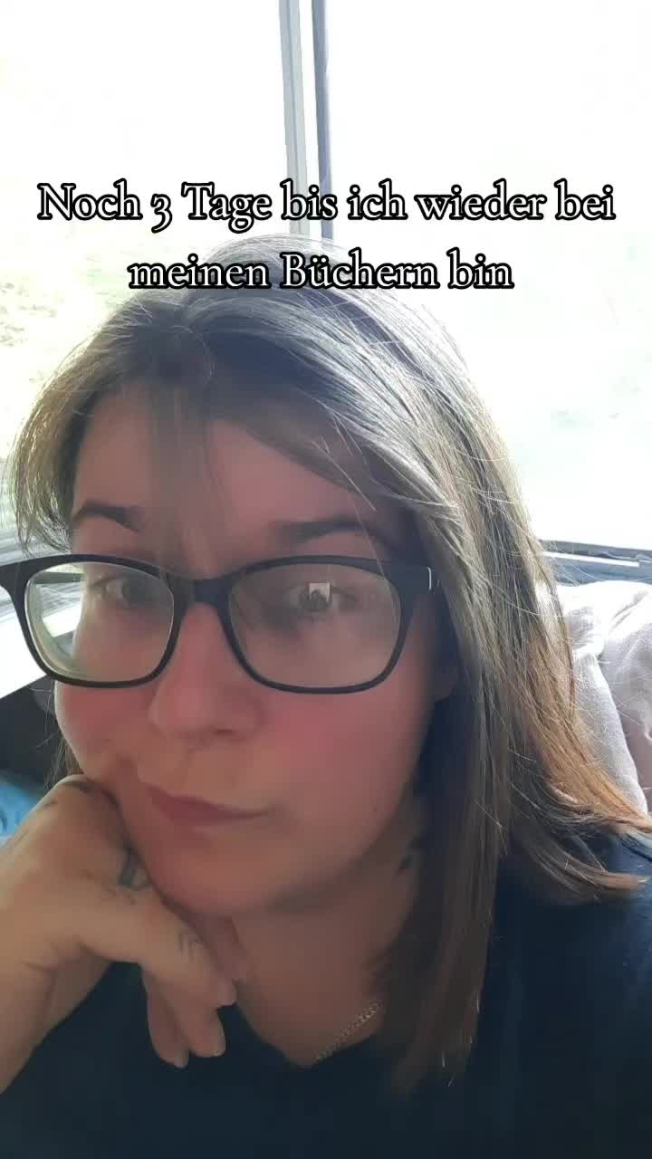 @Michelle Reads ✨️