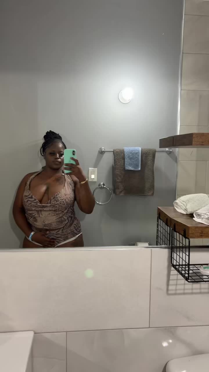 @Mickayla🐐😝