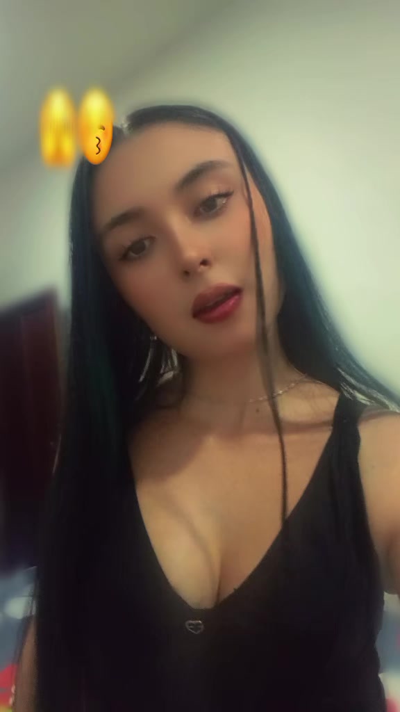 @Laura Valencia🐼🐼