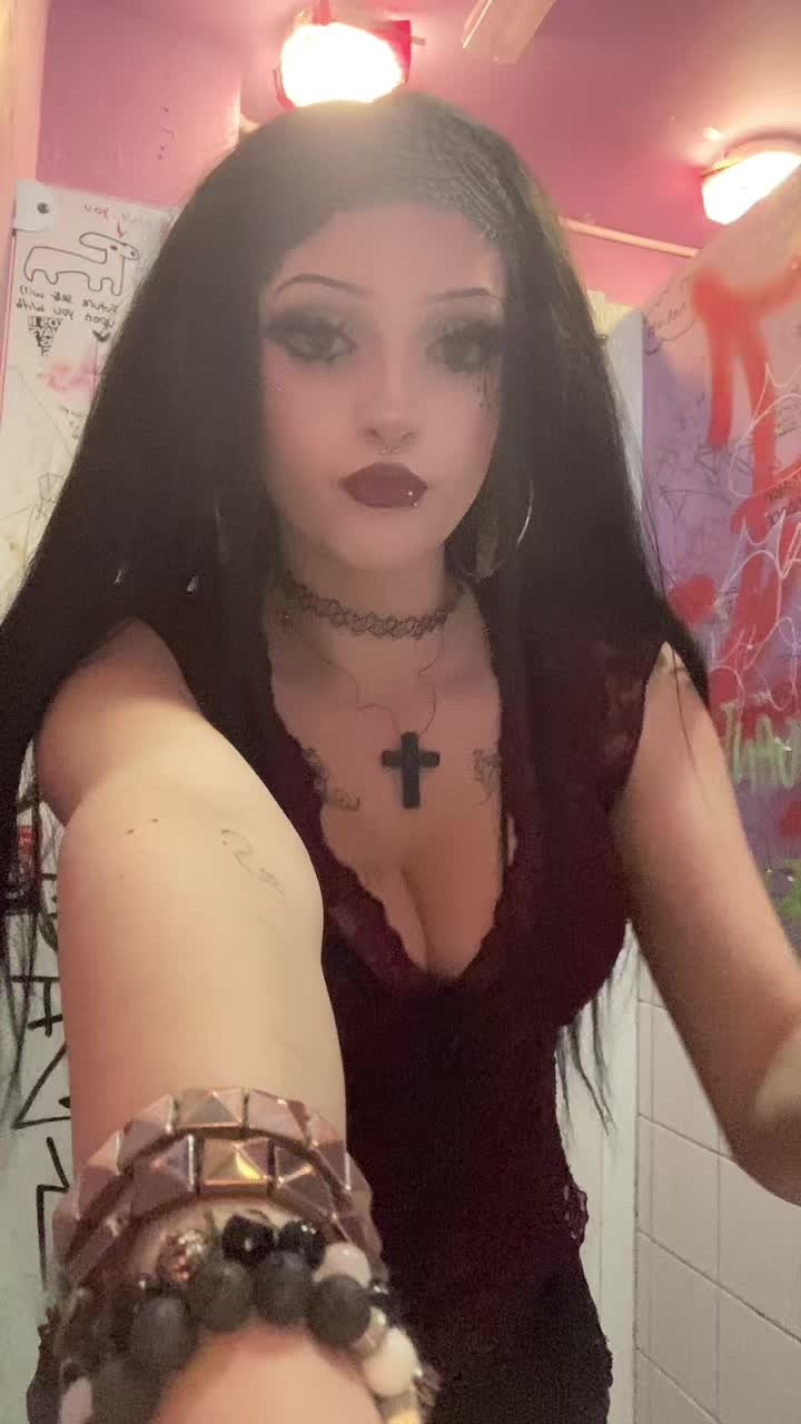 @🕷️