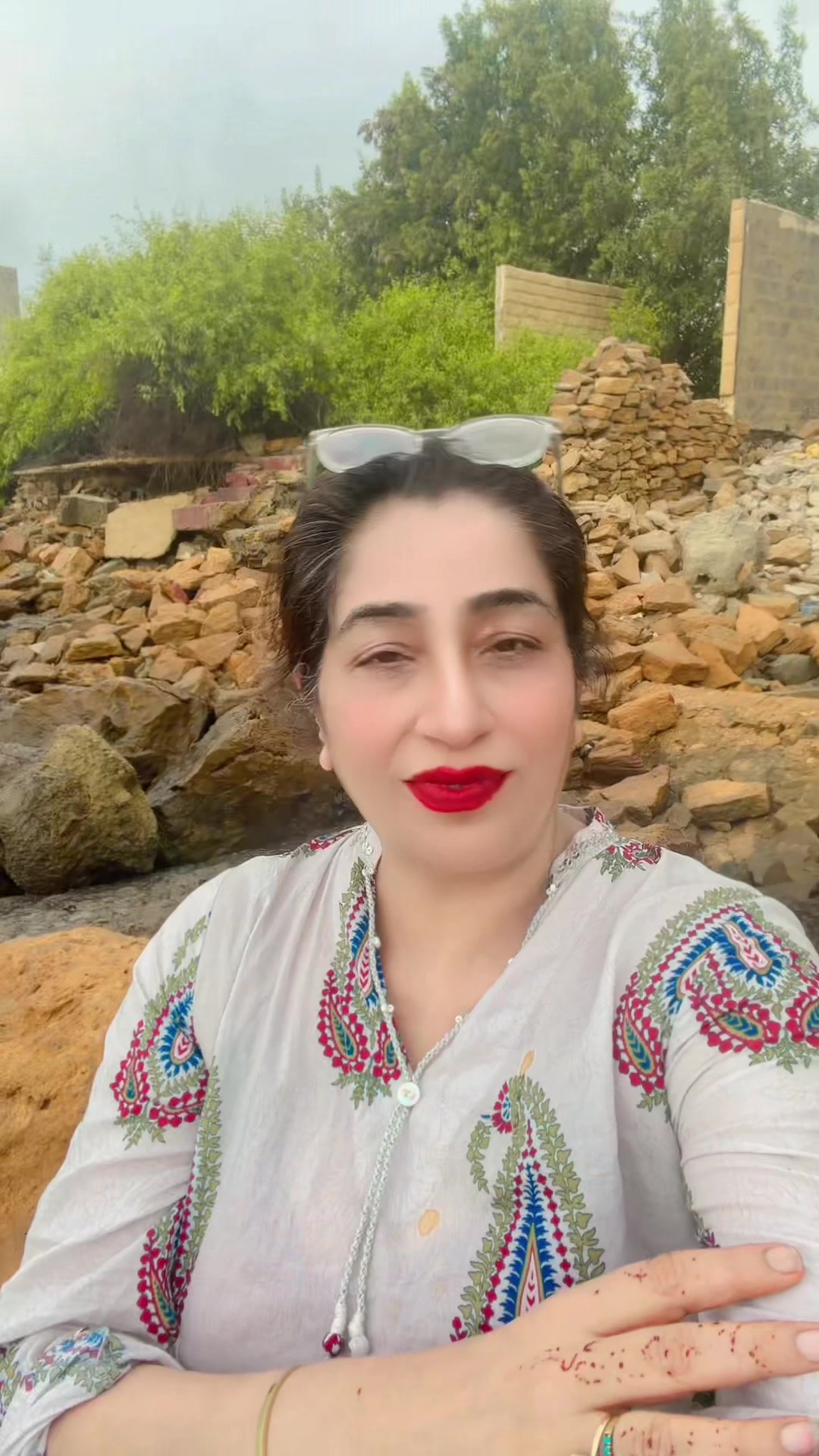 @Explorewithshakila