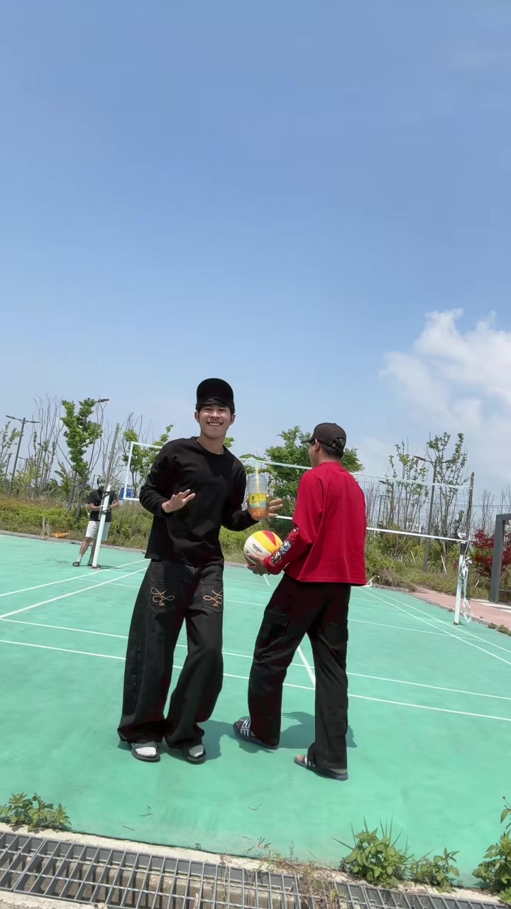 @Ly-ឆាលីន💸