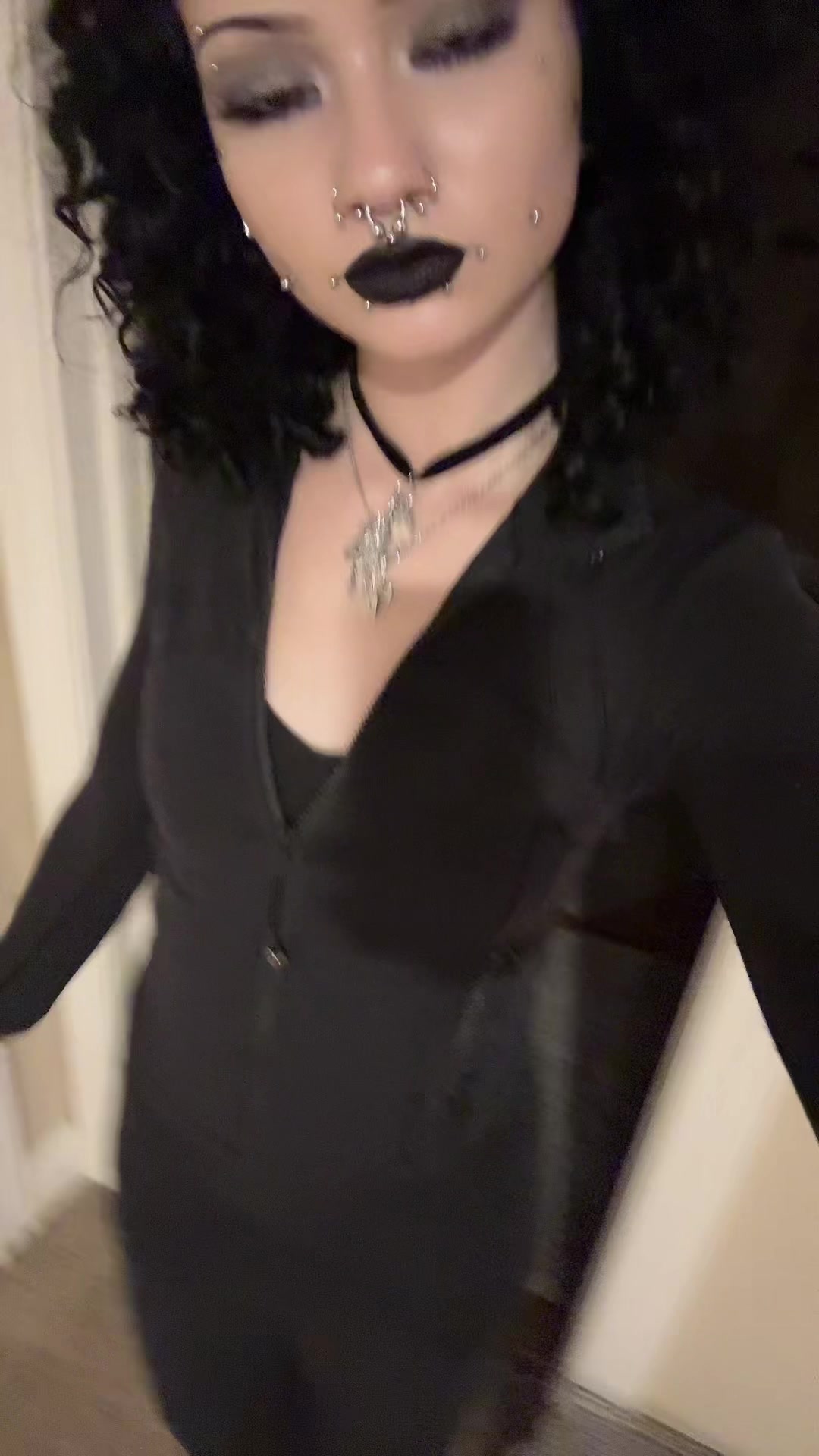 @miss.porcelain_