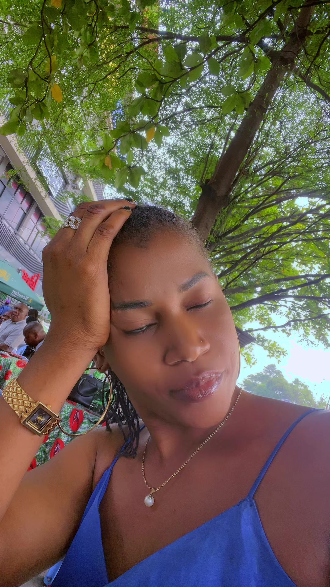 @Sarah Muzi la star