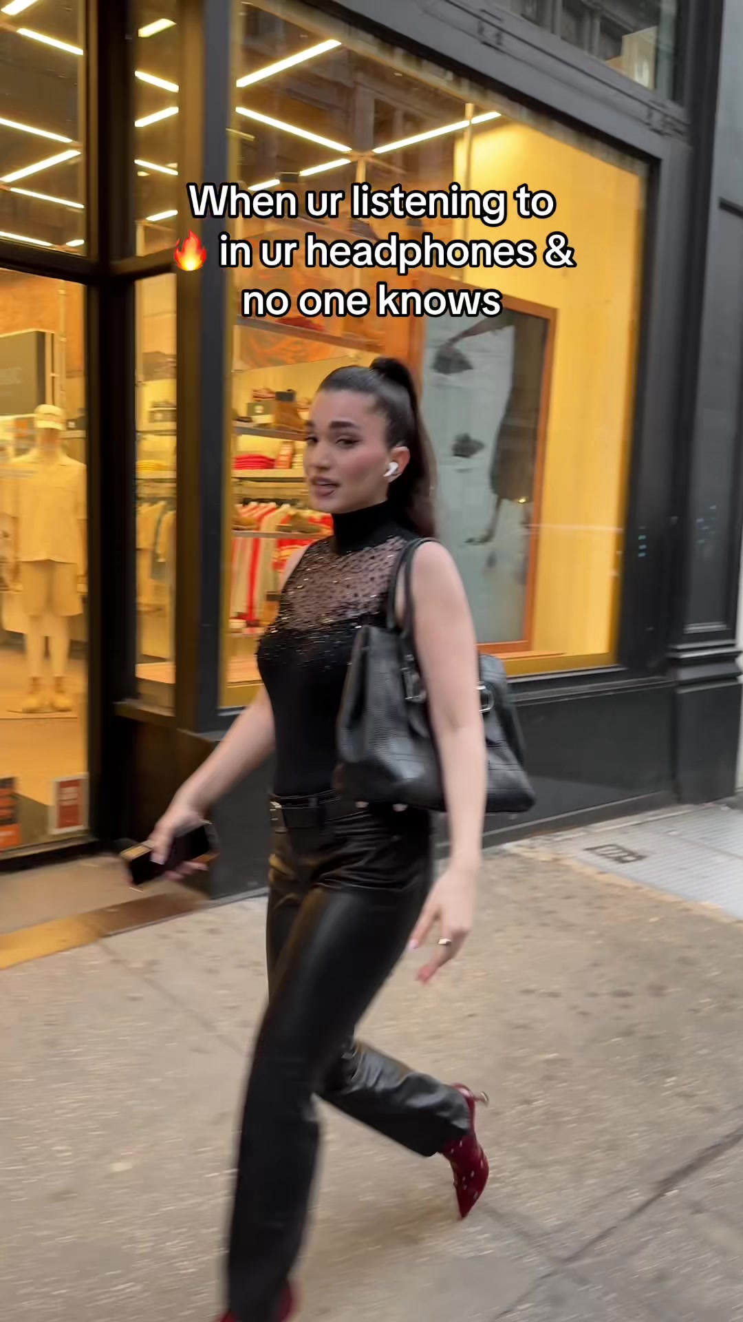 @Bibi
