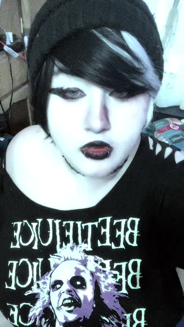 @sp00ky_treats