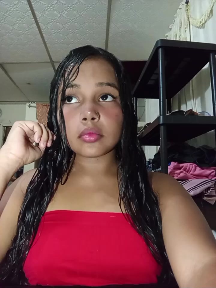 @𝗘𝘃𝗲𝗹𝗶𝗻😇.