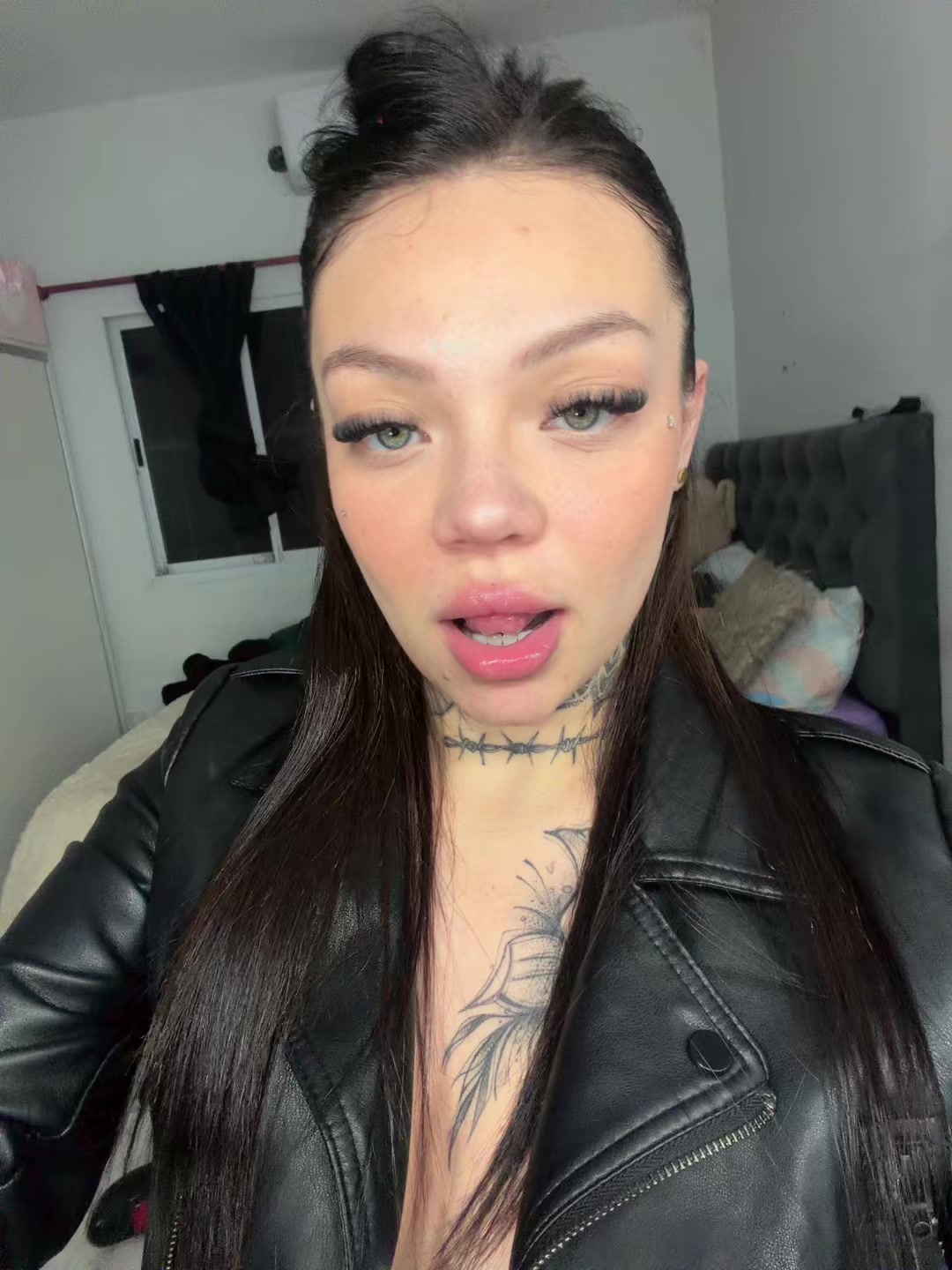 @wachamaldita