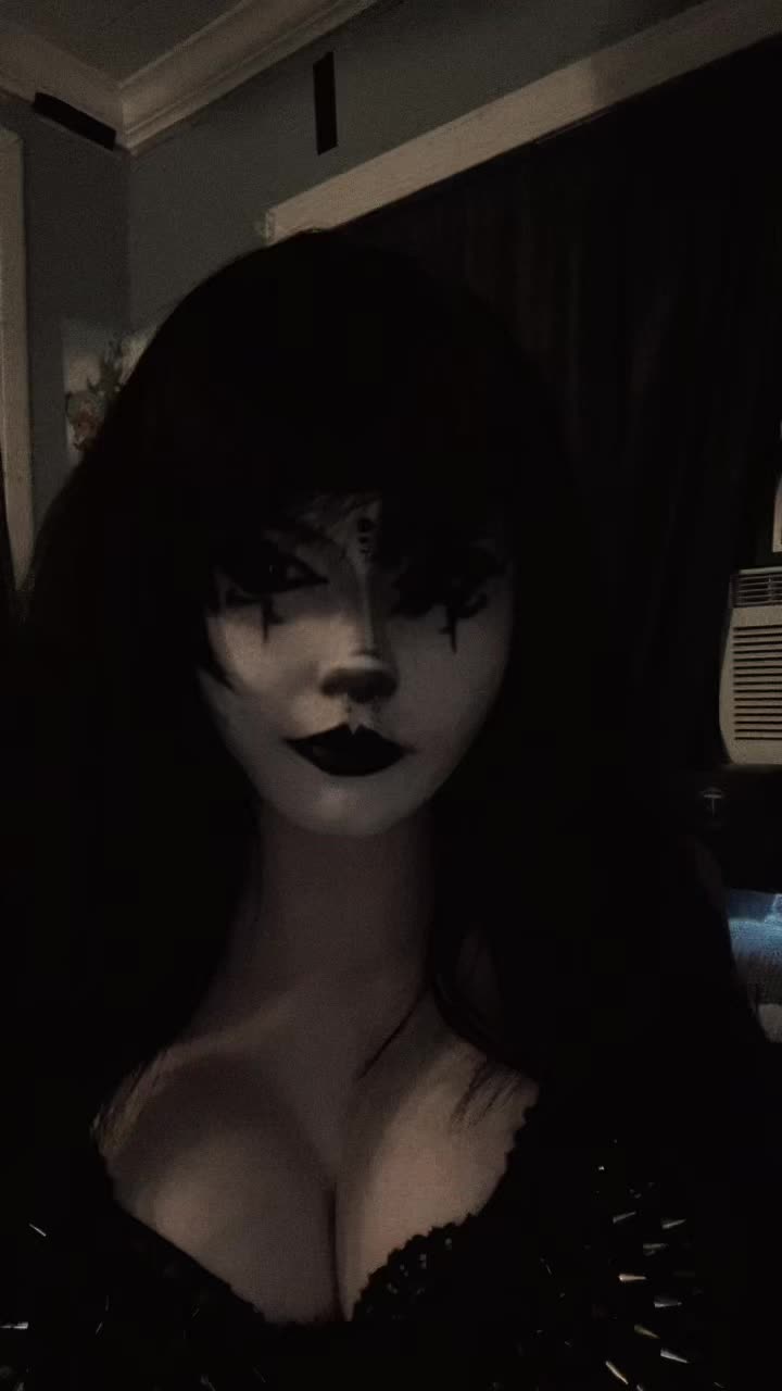 @🦇🖤🧿~ 𝒁𝒖𝒛𝒖 ~🧿🖤🦇