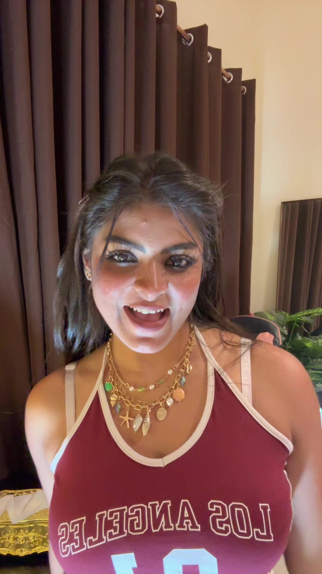 @chayaschu