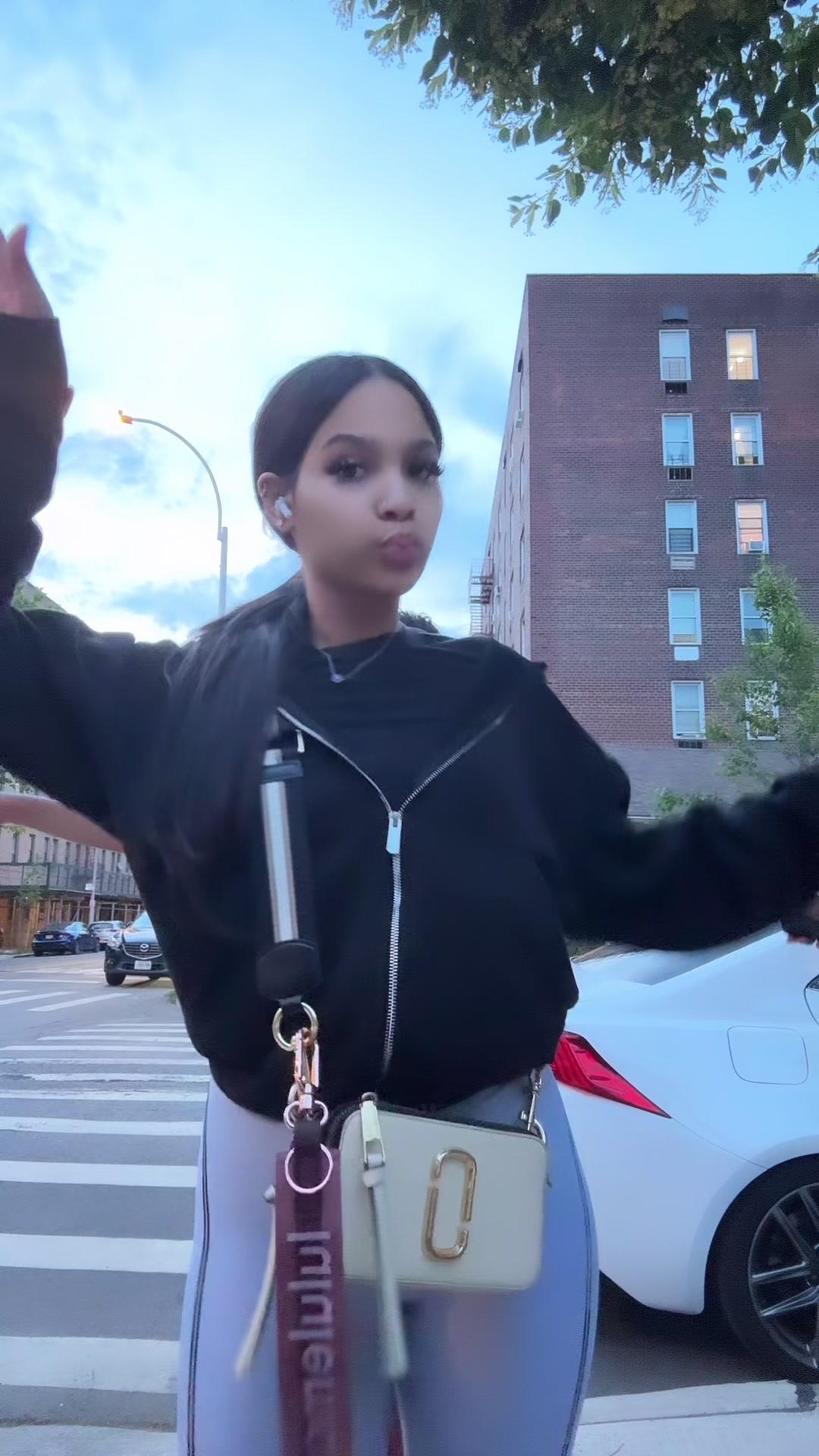@LizzyB💚