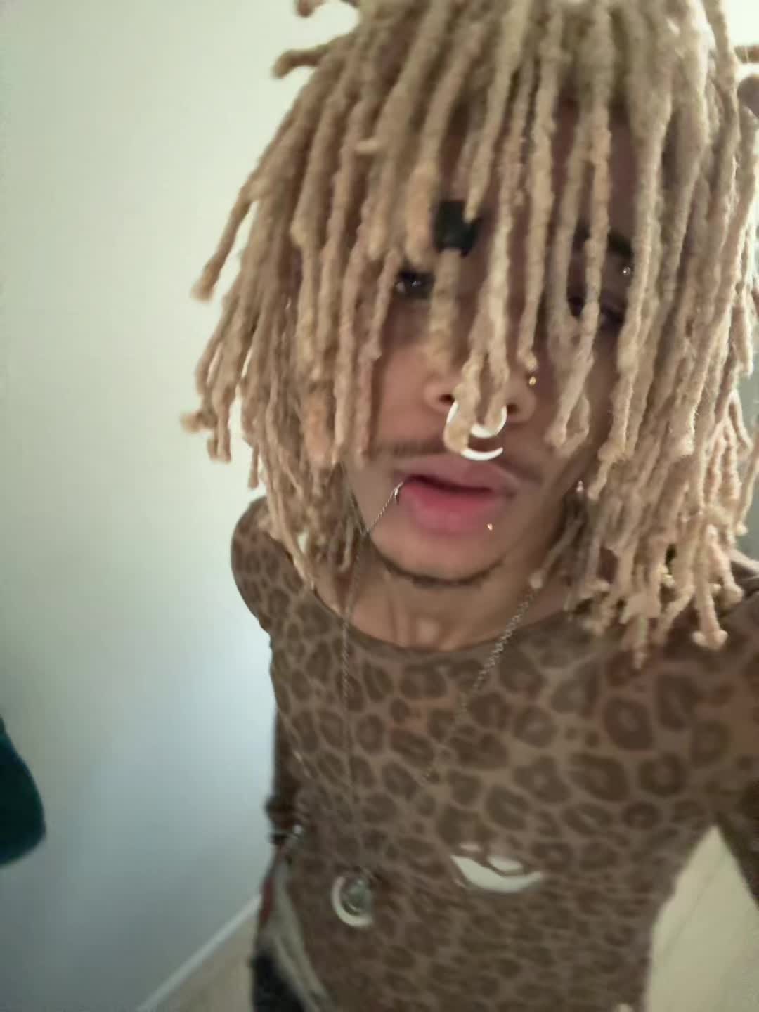 @𖣂♱AK𖣂♰