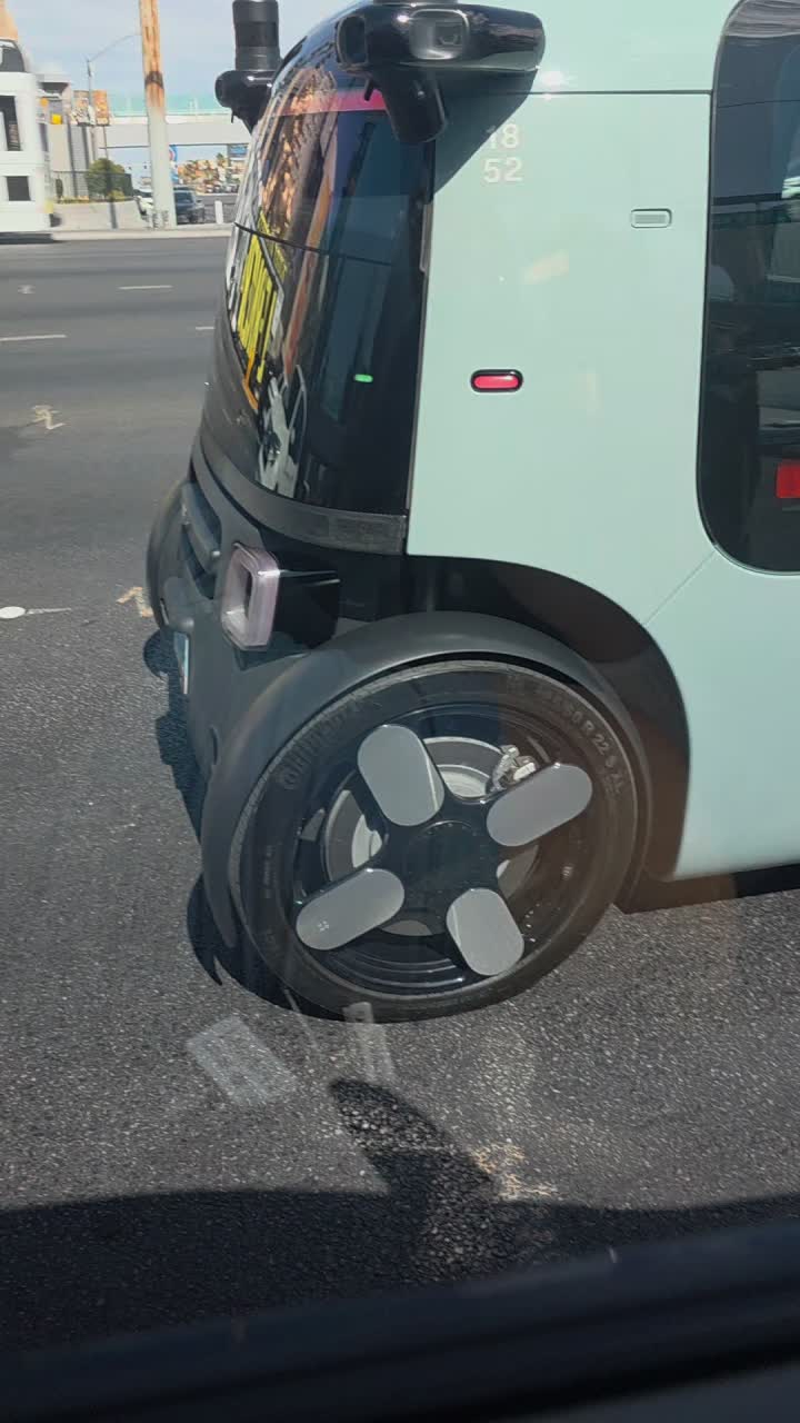 @VEGAS VIRAL