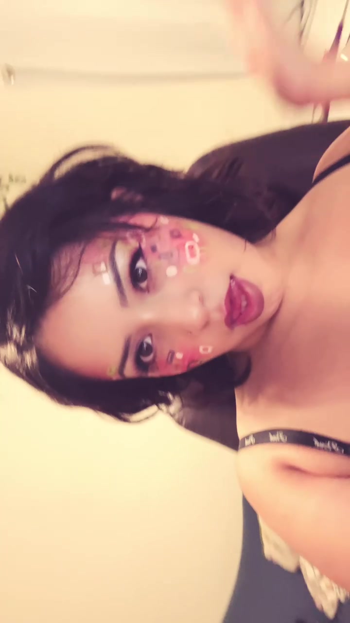 @😚