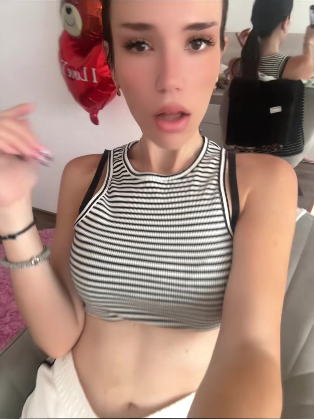 @𝒜𝒩𝒢𝐸𝐿𝒜