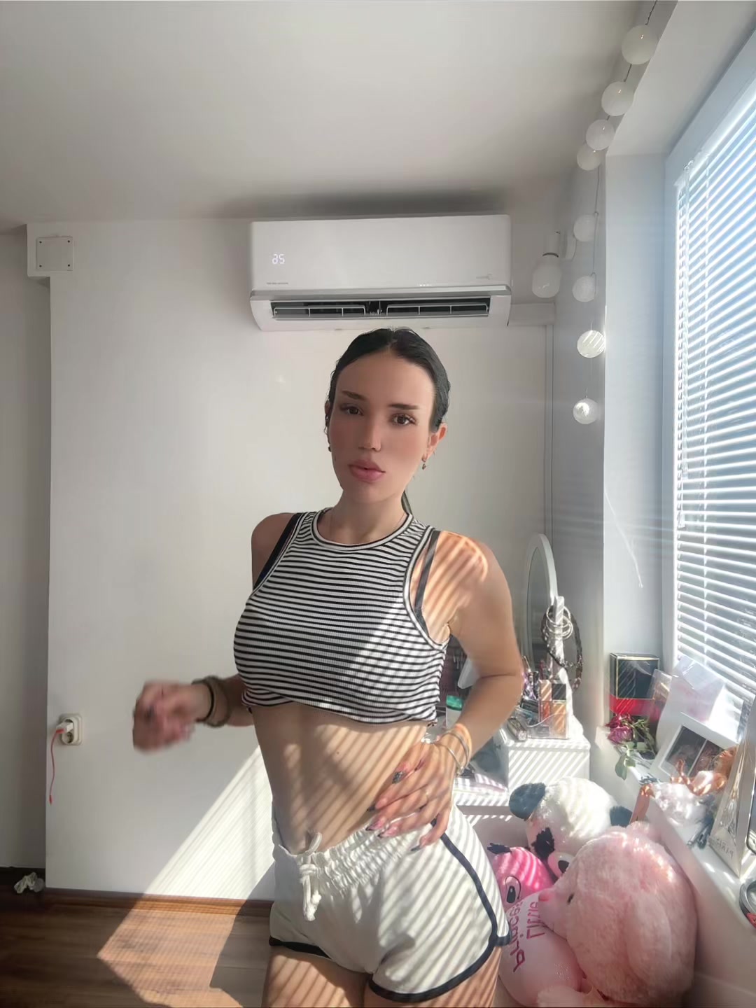@𝒜𝒩𝒢𝐸𝐿𝒜