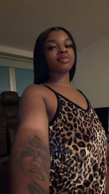 @theyadorejamelia