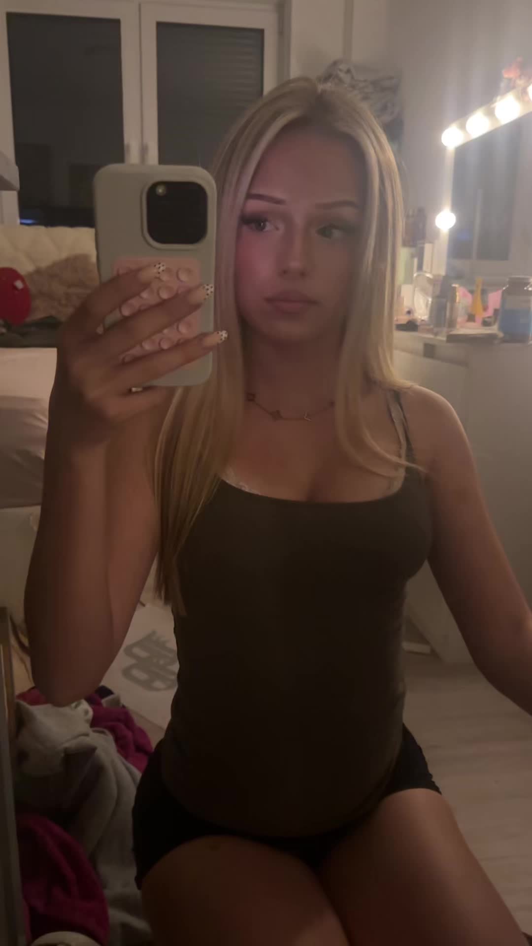 @𝐙𝐨𝐞𝐲