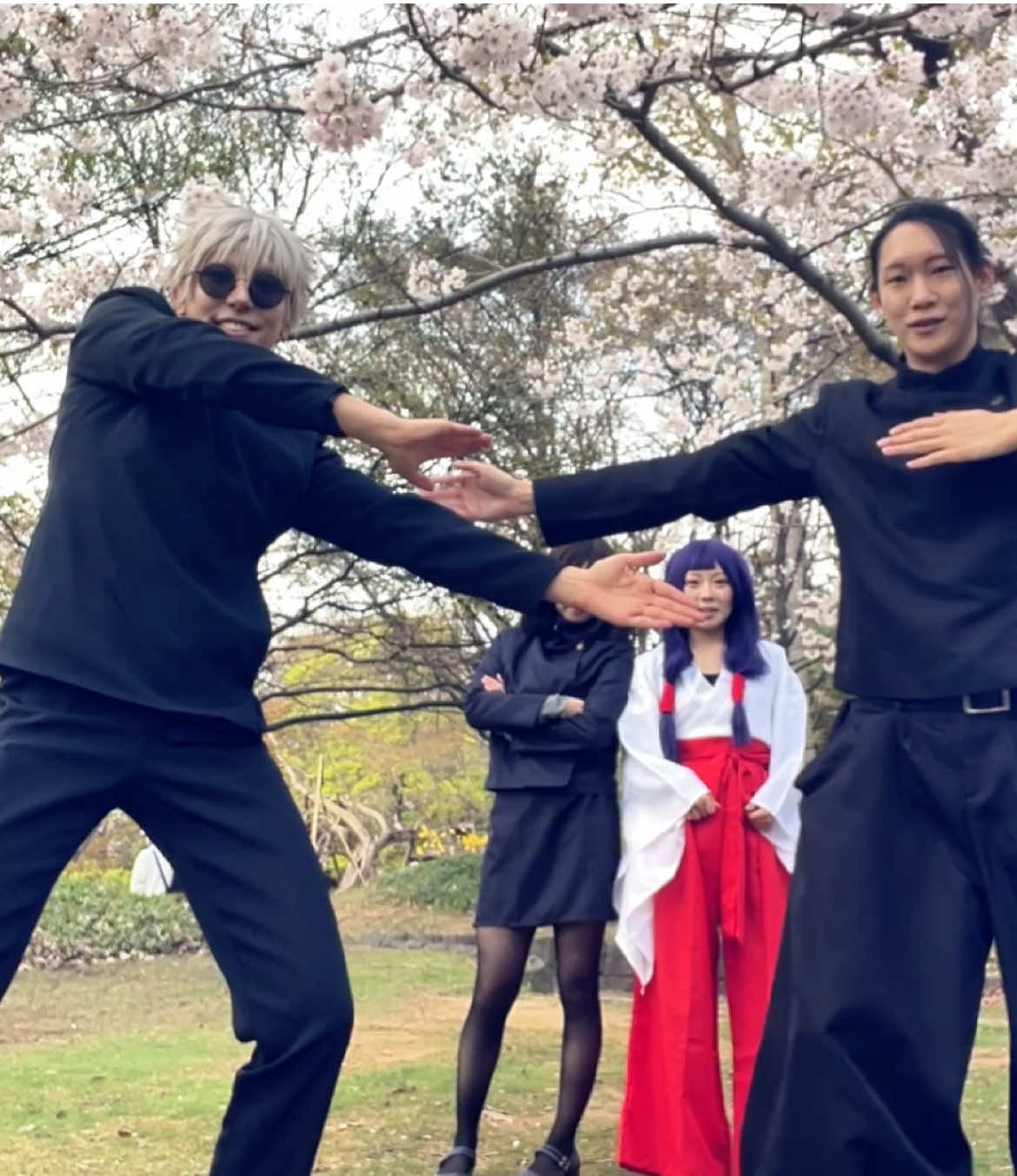 @LiV りぶ | Gojo Cosplay 🤞🏻😎
