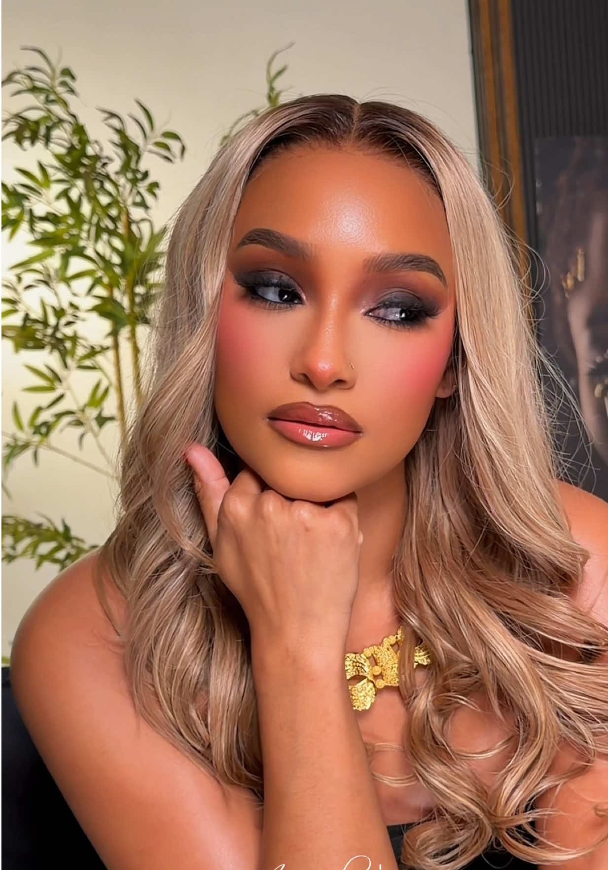 @Anouar Boni Makeup  💄 🌟