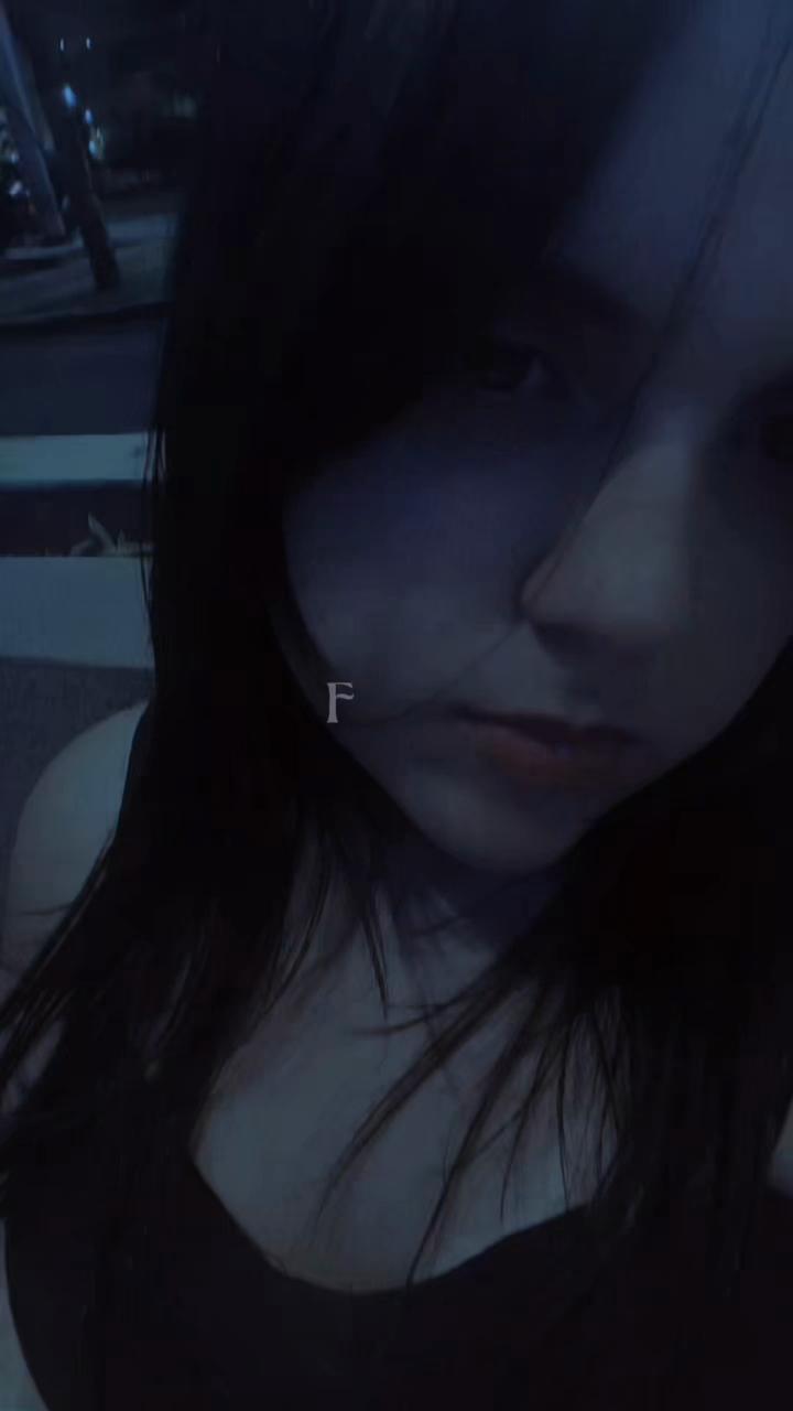@𝐿𝒶𝓇𝒾𝓈🐝🌙✨