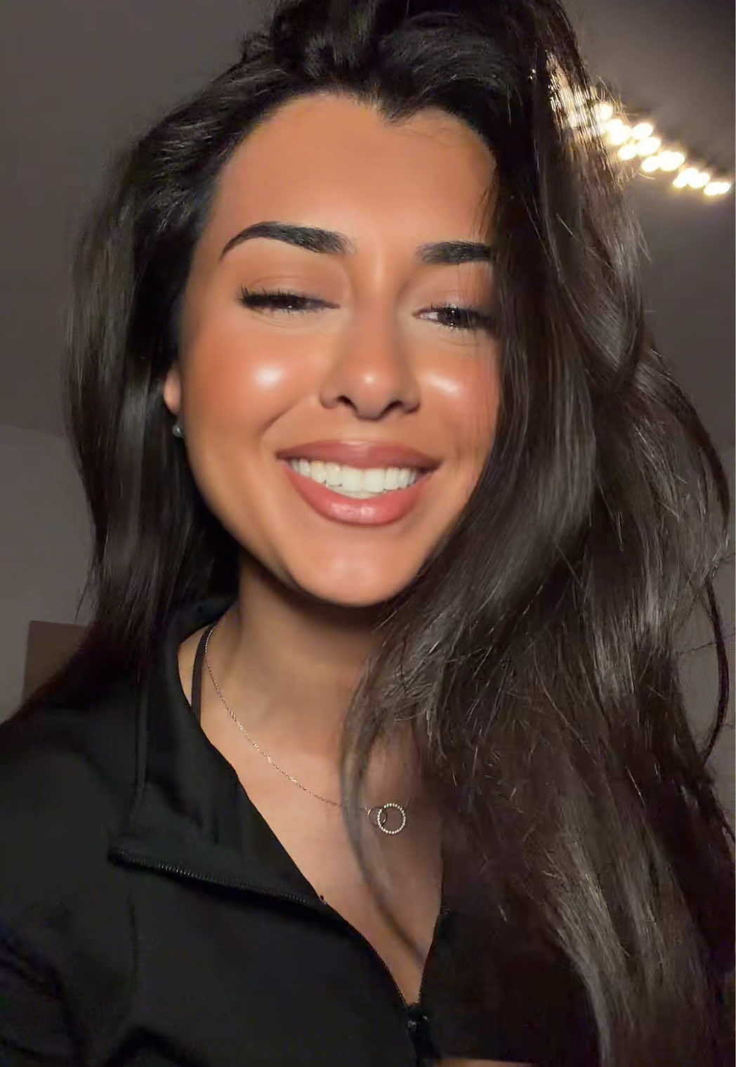 @atinaazizam