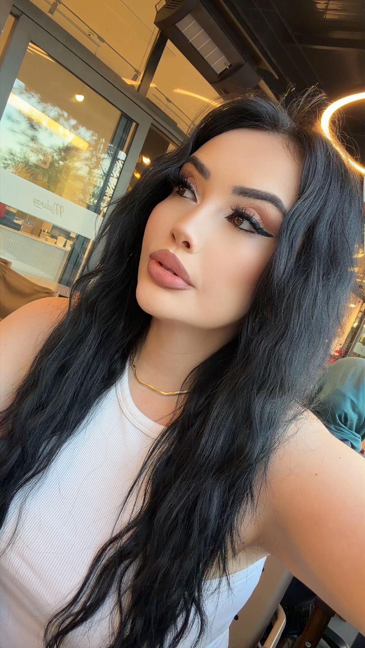@AAY🖤👸🏻