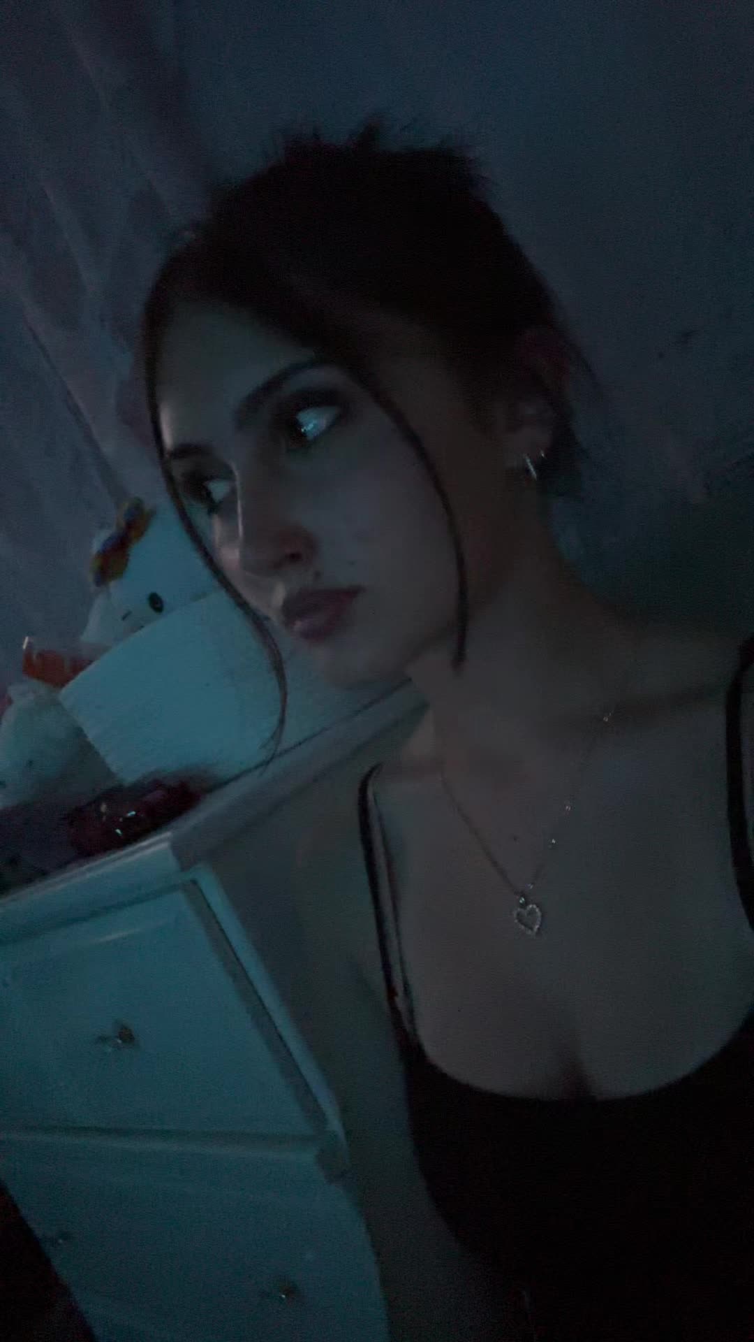 @airyella 🧟&zwj;♀️