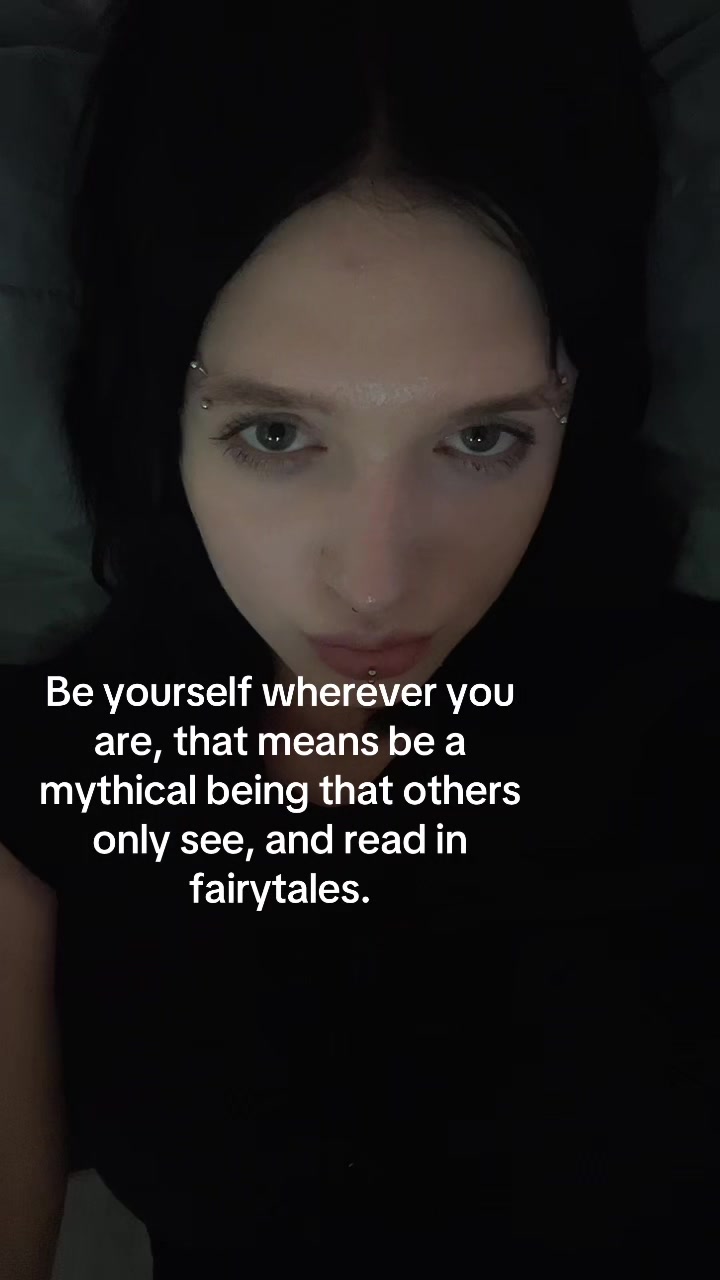 @Gothicloverdoll