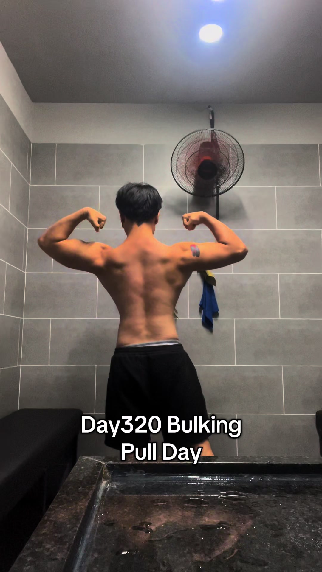 @Kent th&iacute;ch tập gym