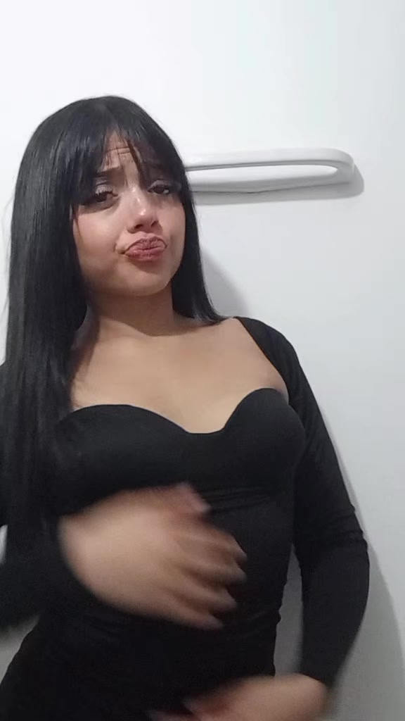 @Lore👑