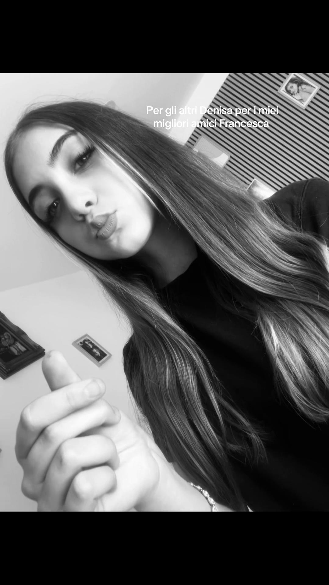 @𝐝𝐞𝐧𝐢𝐢𝐬𝐚𝐚
