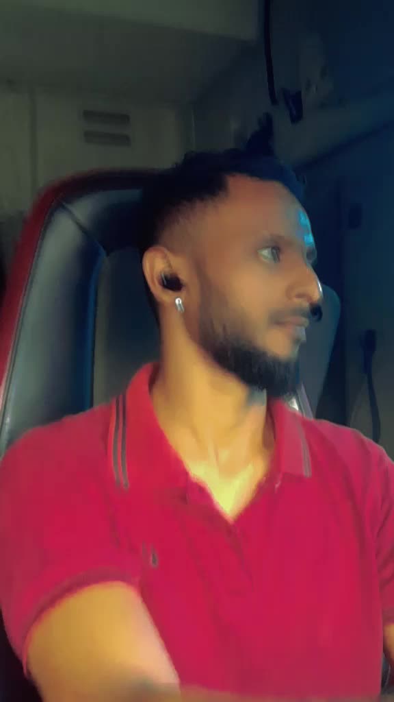 @KUMARESAN 📌🧿
