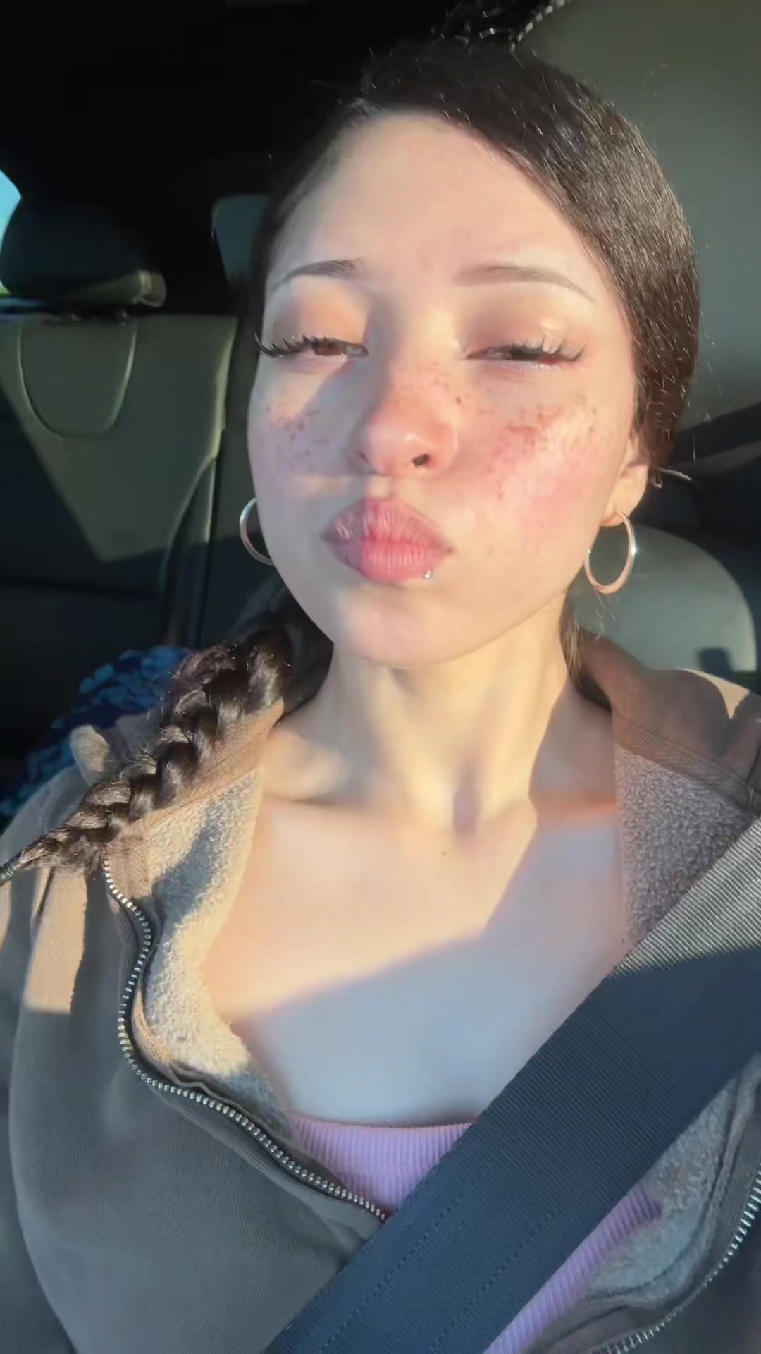@Jneee