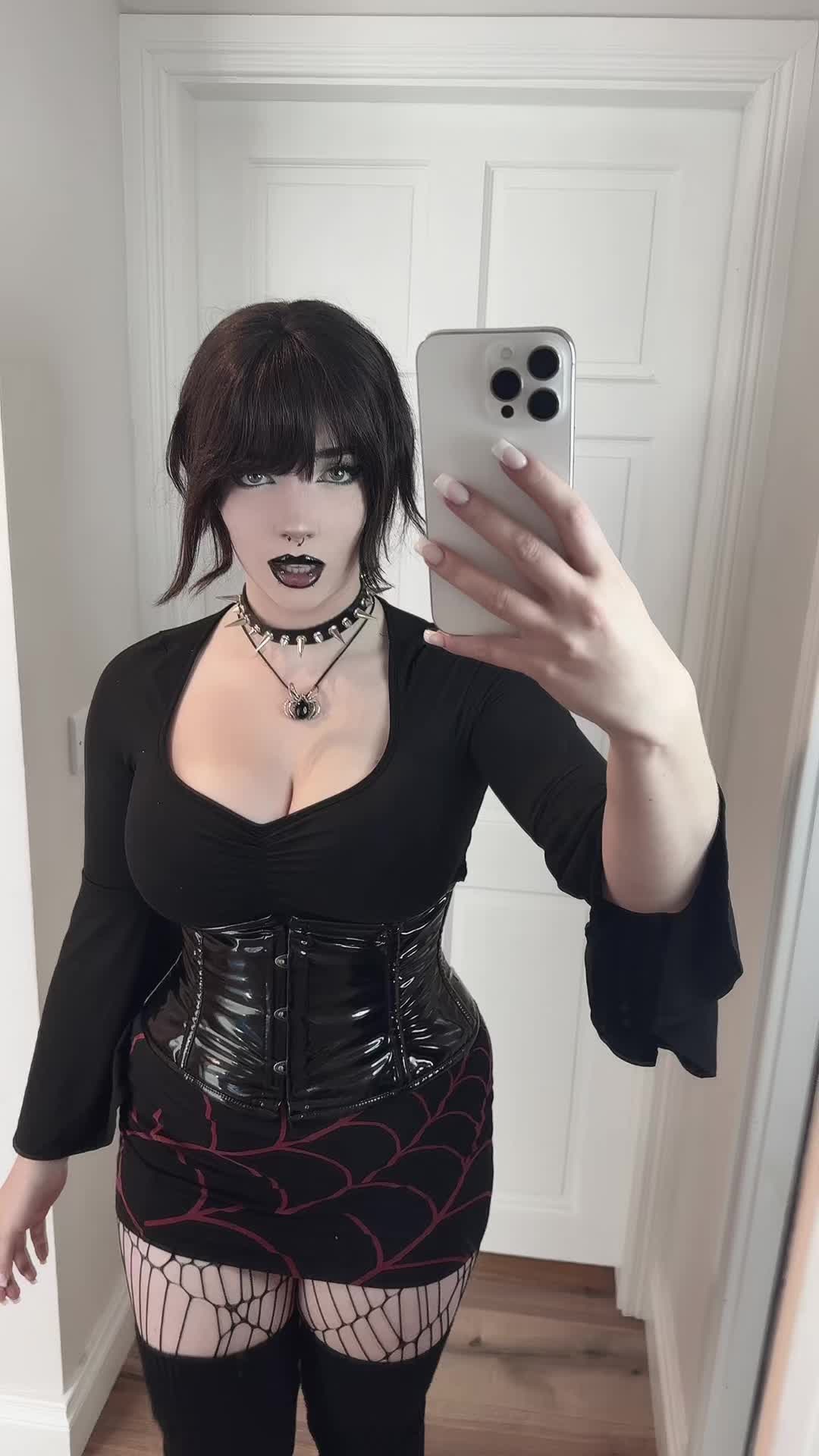 @Cutiegothxo