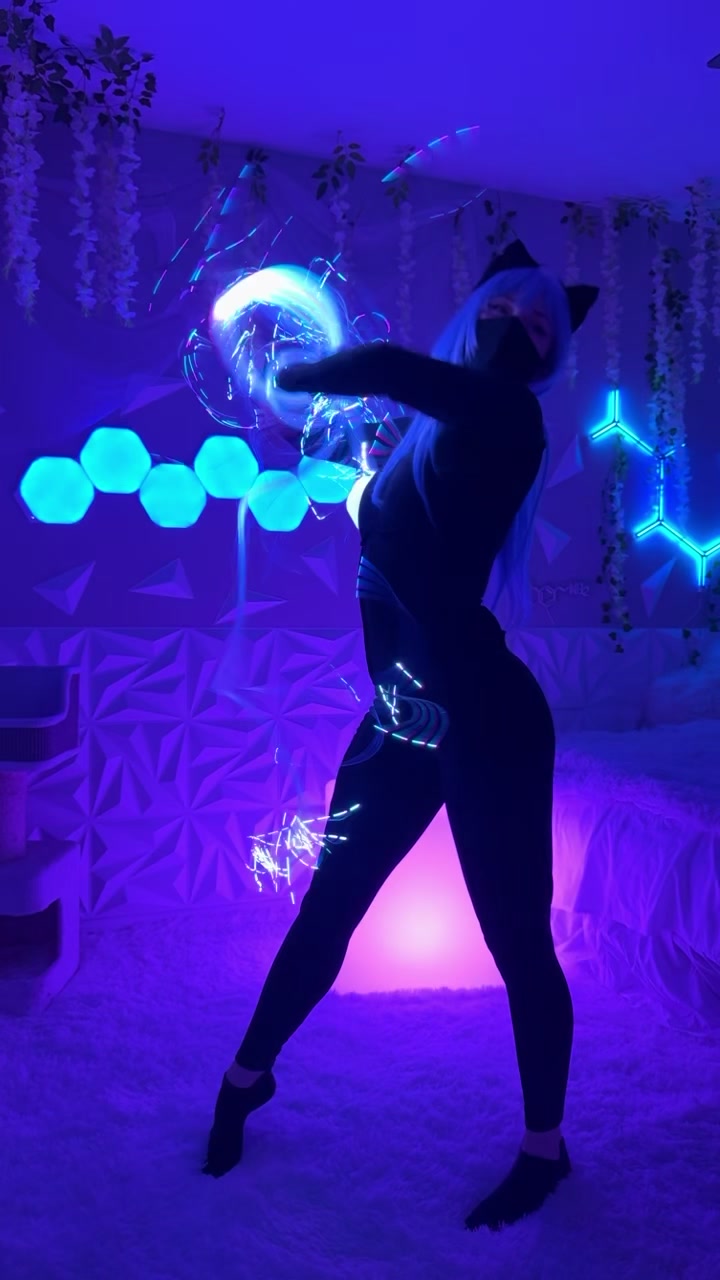 @Pyro.Kitten