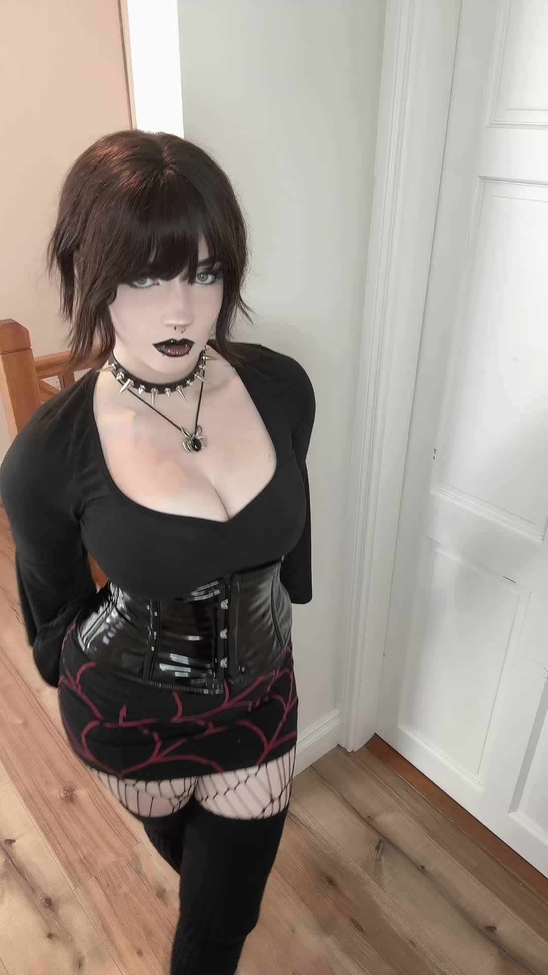 @Cutiegothxo