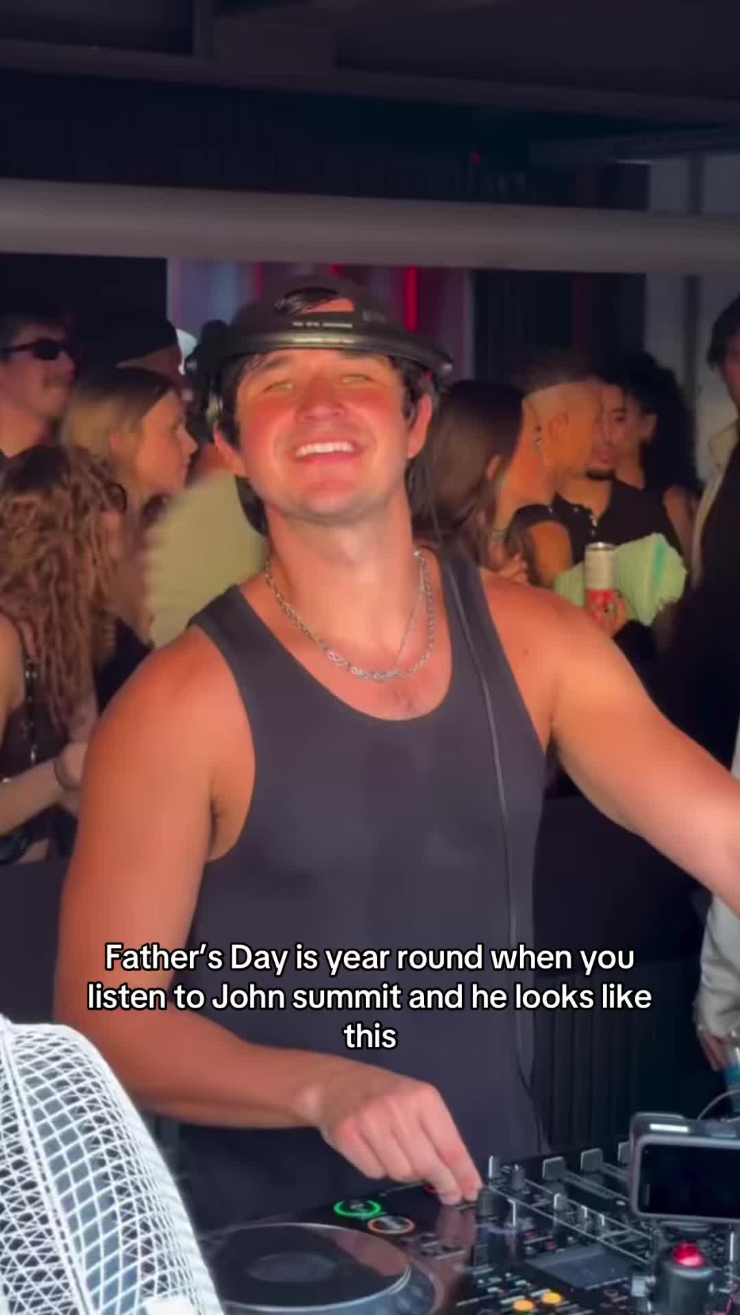 @EDMMM 🕺