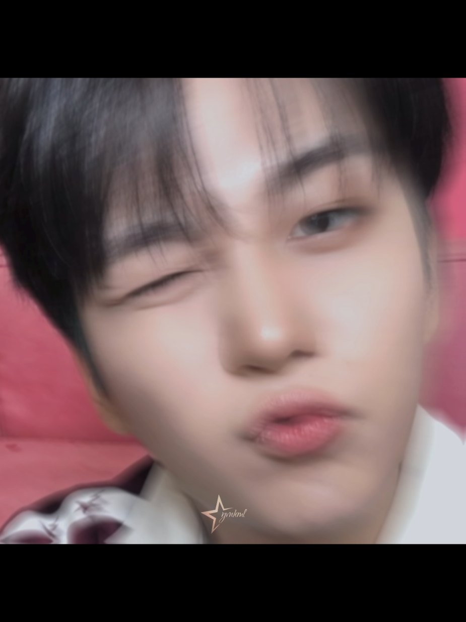 @yun 𝜗𝜚